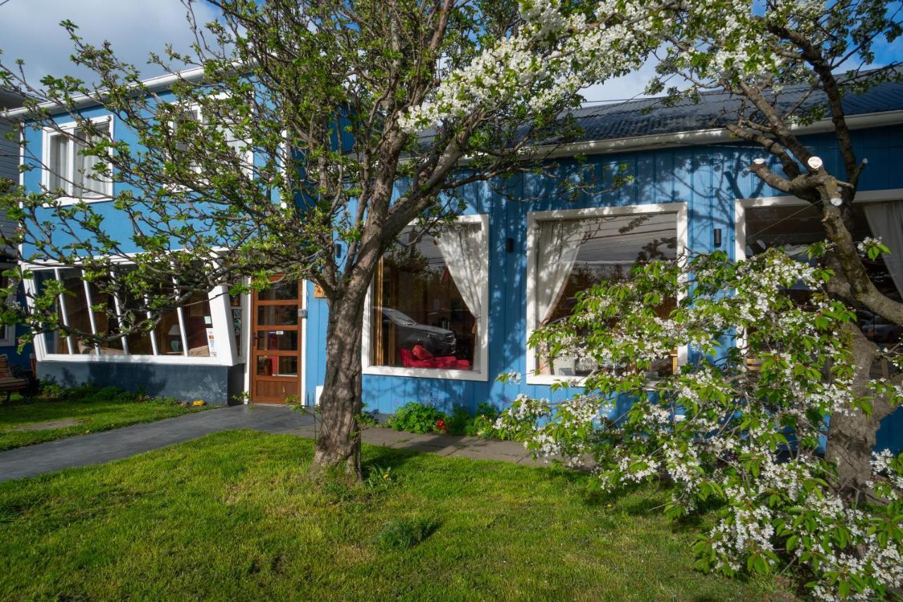 Hostal Los Pinos ปวยร์โตนาตาเลส ภายนอก รูปภาพ